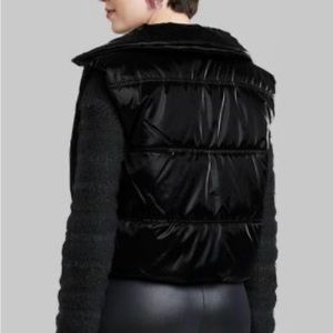 Woman’s XS Wild Fable iridescent cropped puffer vest